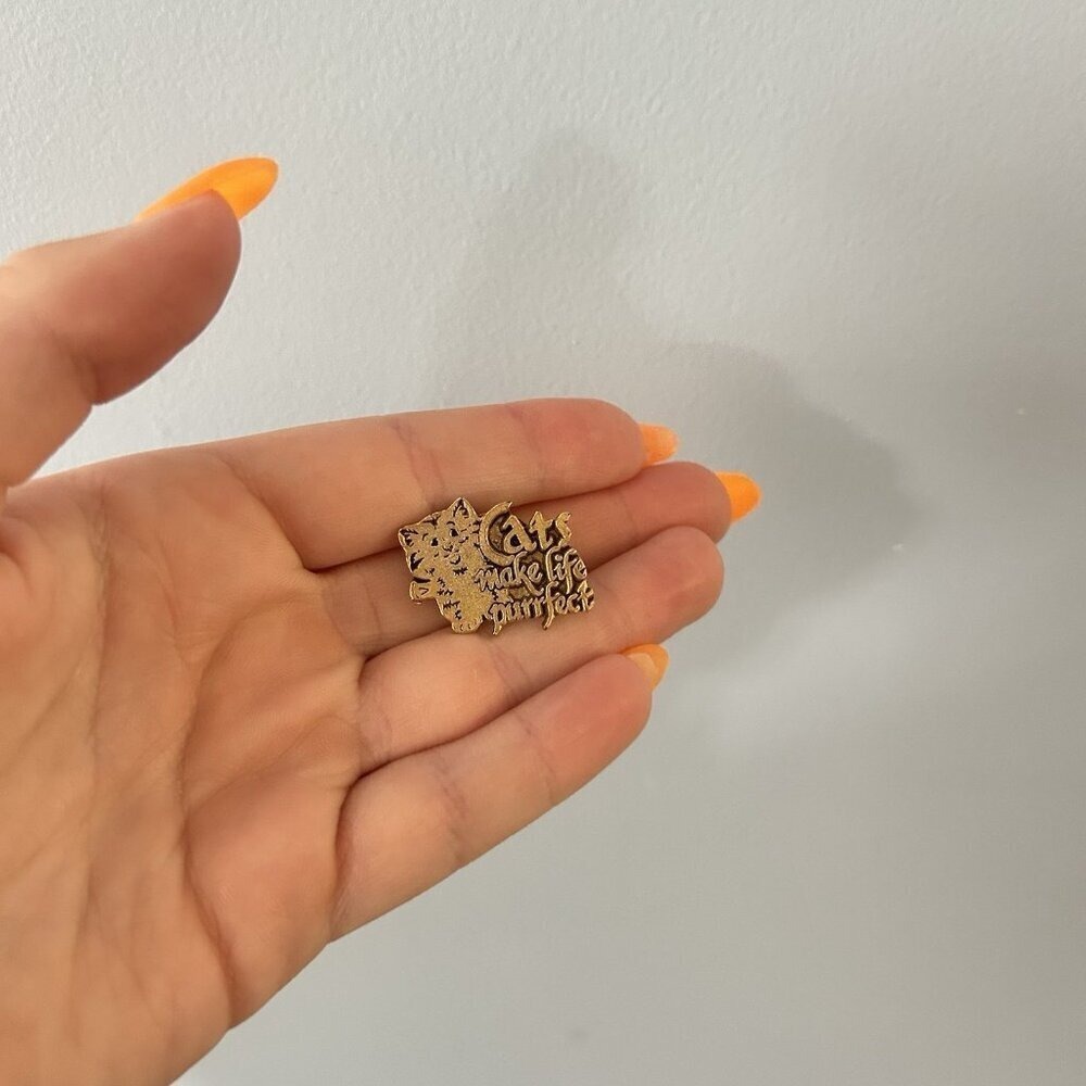 Cats Make Life Purrfect Collectible Lapel Hat Pin Cat Lady Flair‎ Vintage